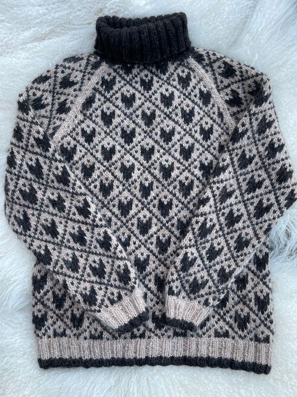 SVARTULV wheat heather - black sheep heather